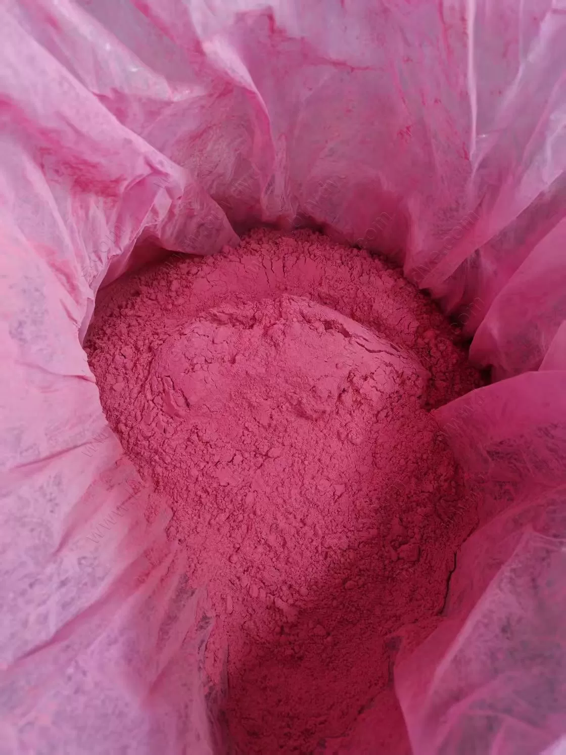 Solvent Red 49